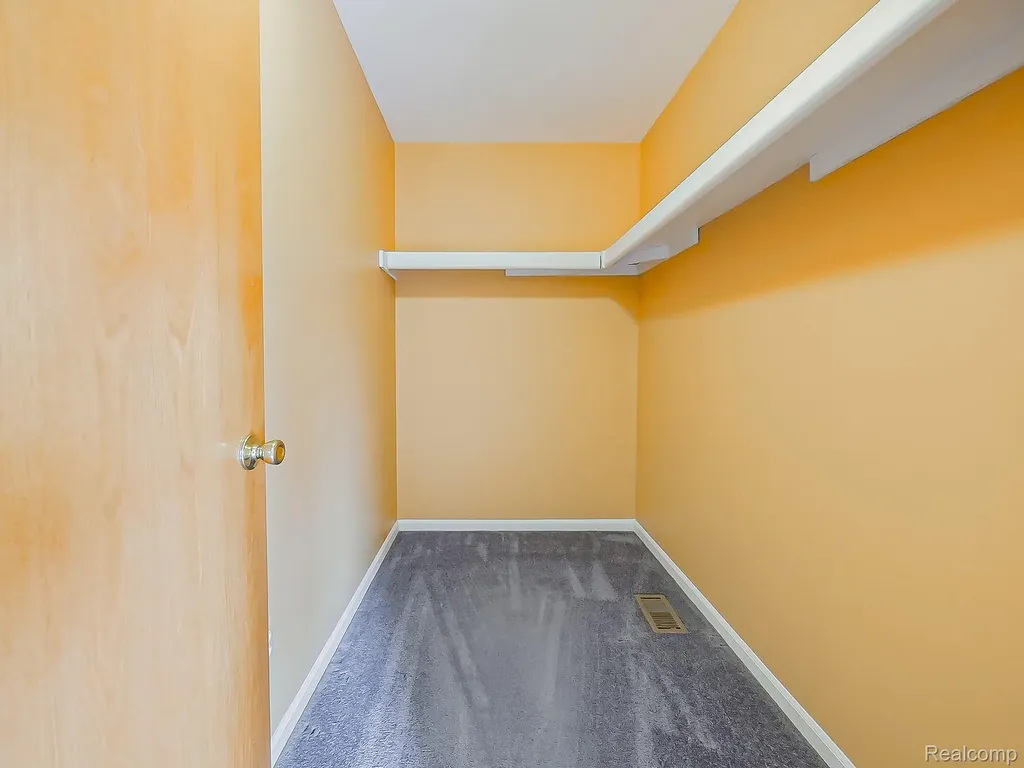 43461 Pointe Drive Clinton Charter Township MI 48038