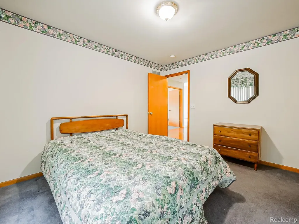 43461 Pointe Drive Clinton Charter Township MI 48038