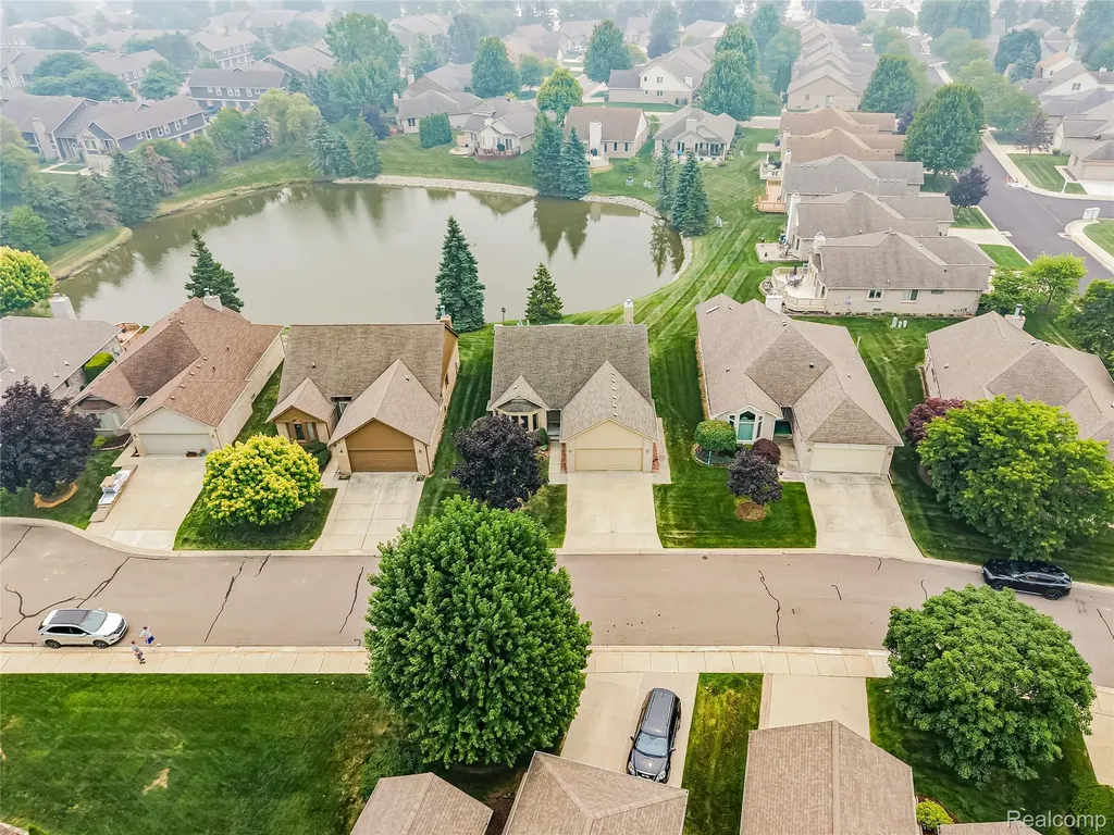43461 Pointe Drive Clinton Charter Township MI 48038