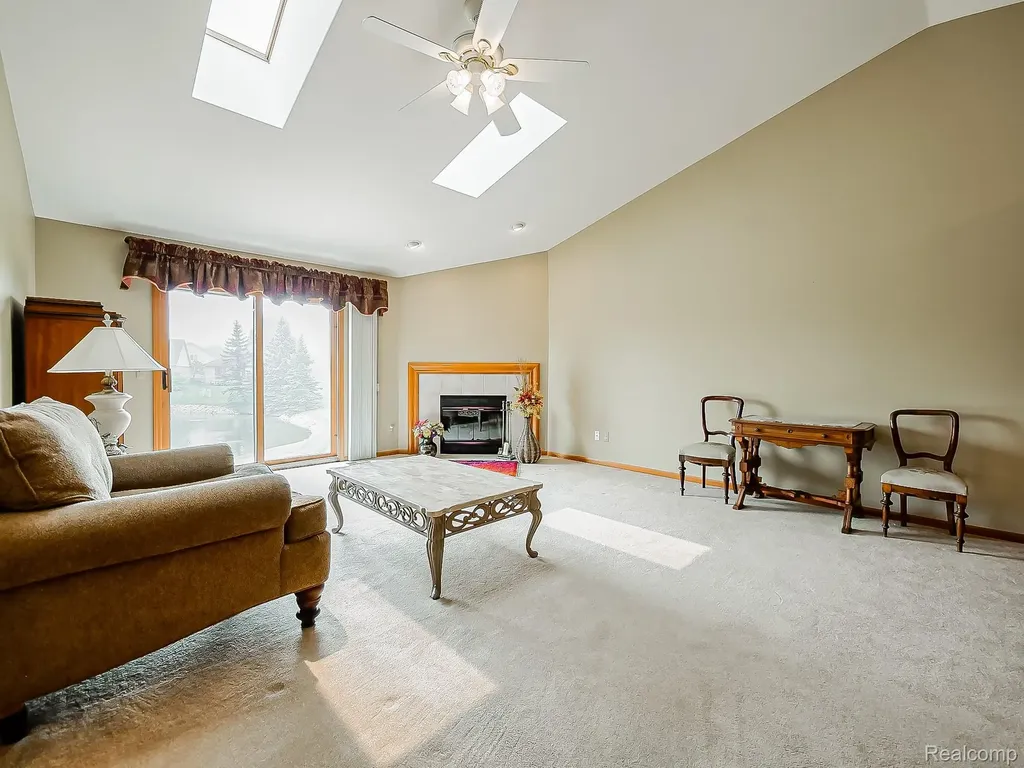 43461 Pointe Drive Clinton Charter Township MI 48038