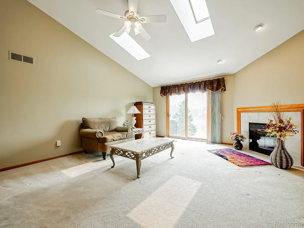 43461 Pointe Drive Clinton Charter Township MI 48038