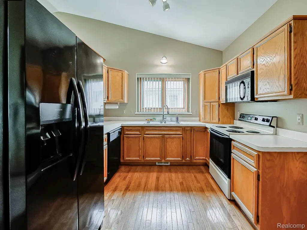 43461 Pointe Drive Clinton Charter Township MI 48038