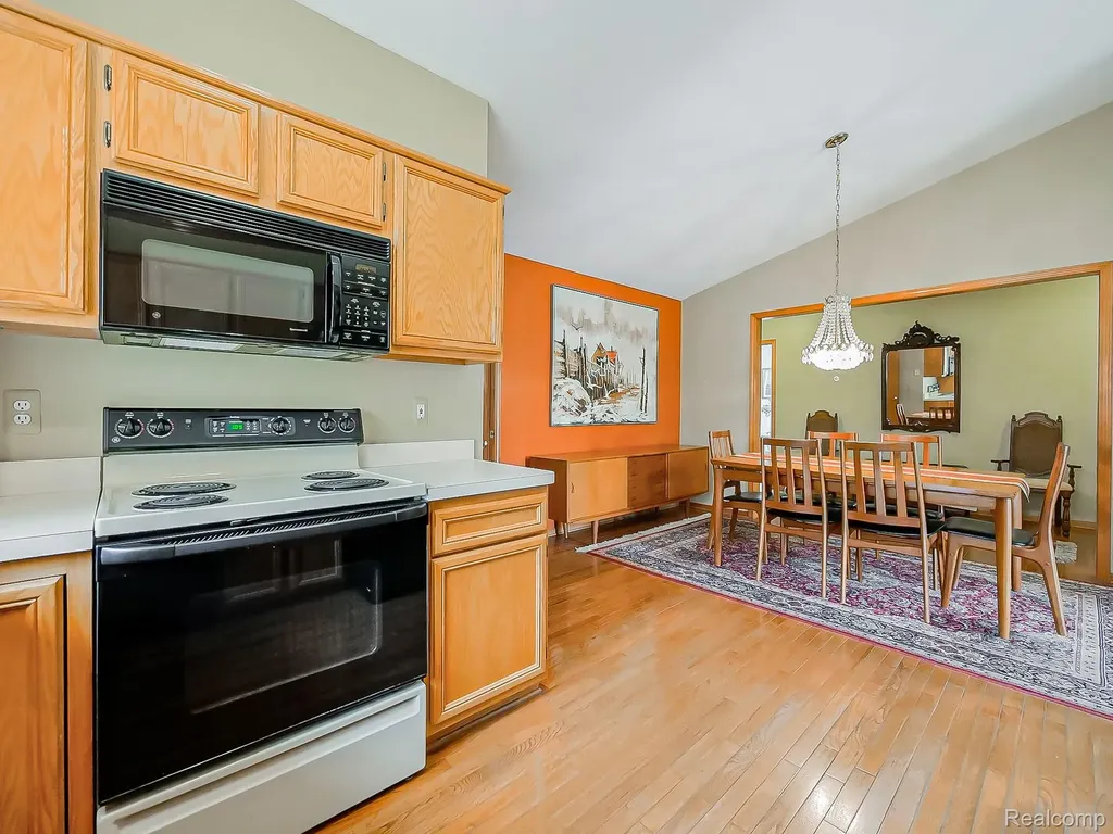 43461 Pointe Drive Clinton Charter Township MI 48038