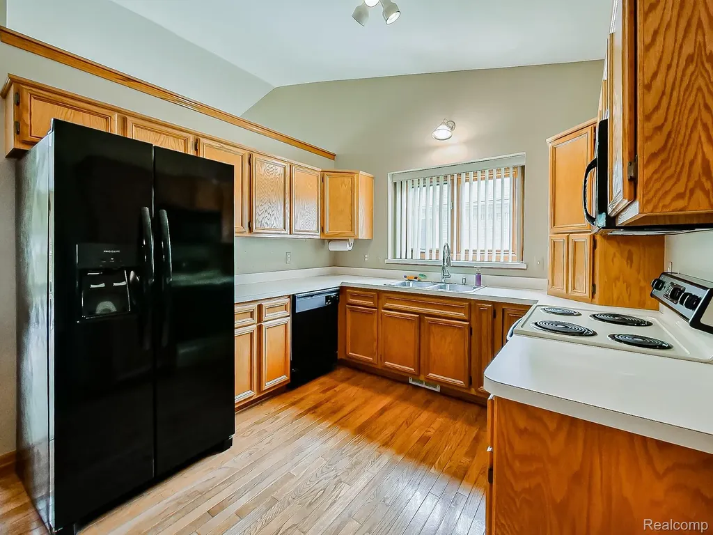 43461 Pointe Drive Clinton Charter Township MI 48038
