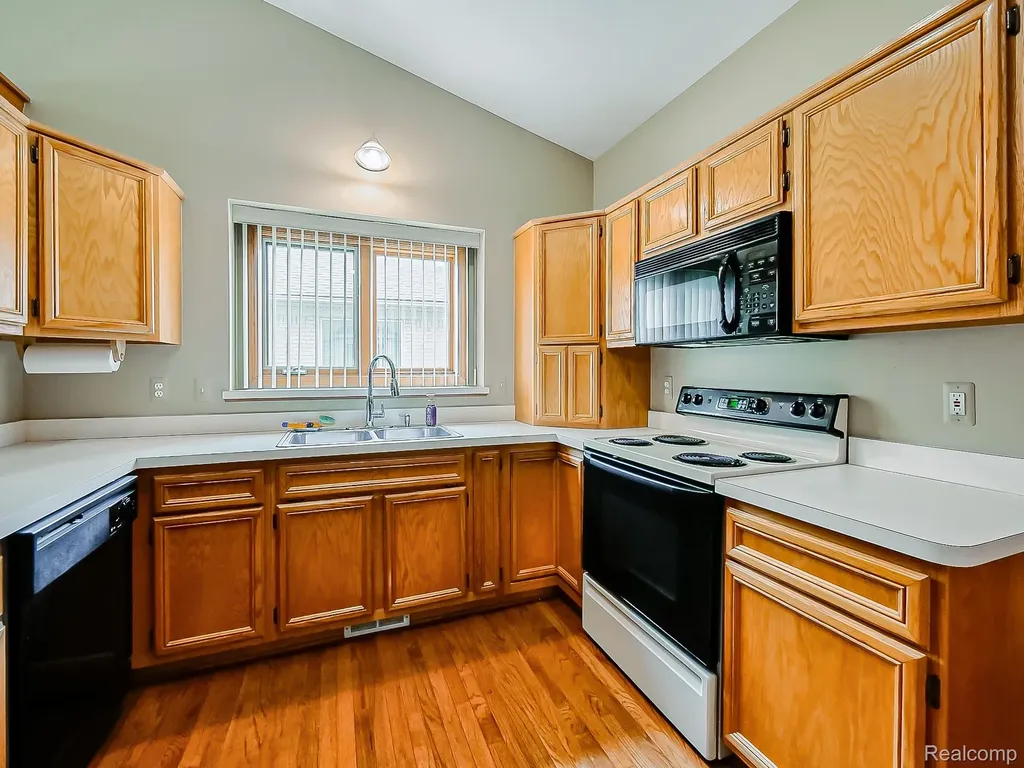 43461 Pointe Drive Clinton Charter Township MI 48038