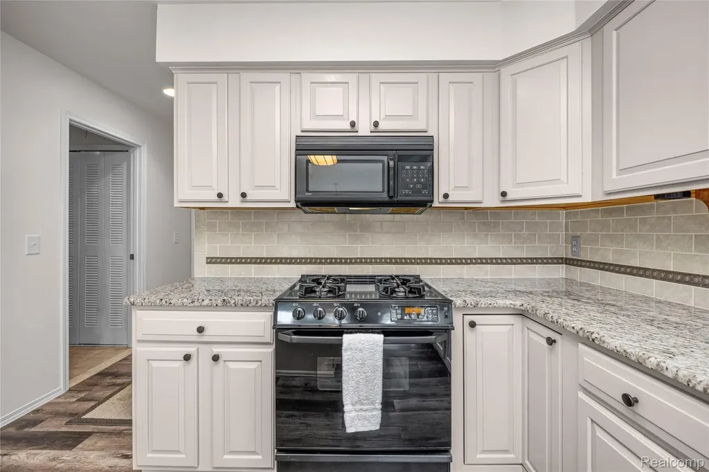 7236 Bluebill Street Algonac City MI 48001