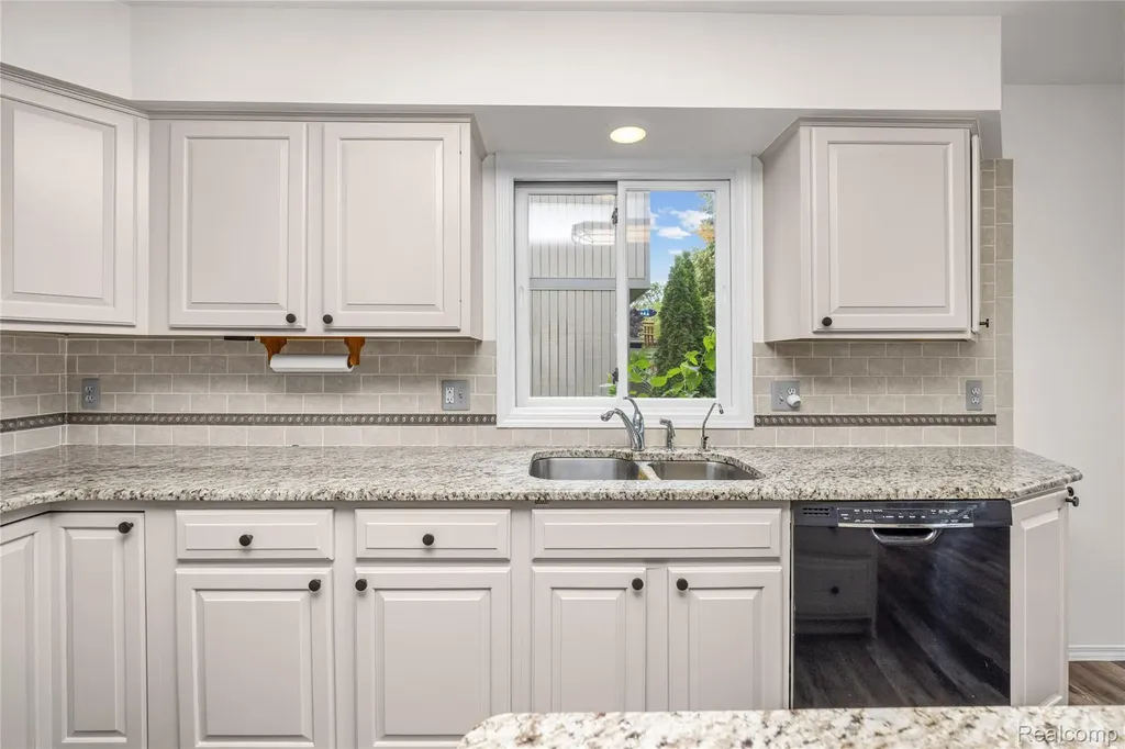 7236 Bluebill Street Algonac City MI 48001