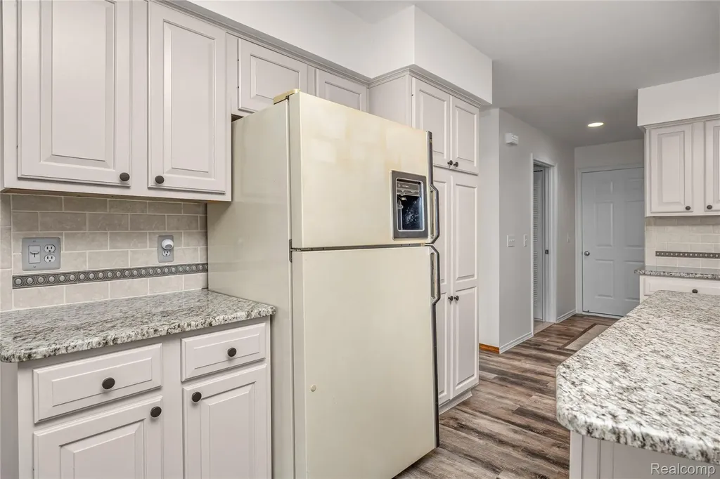 7236 Bluebill Street Algonac City MI 48001