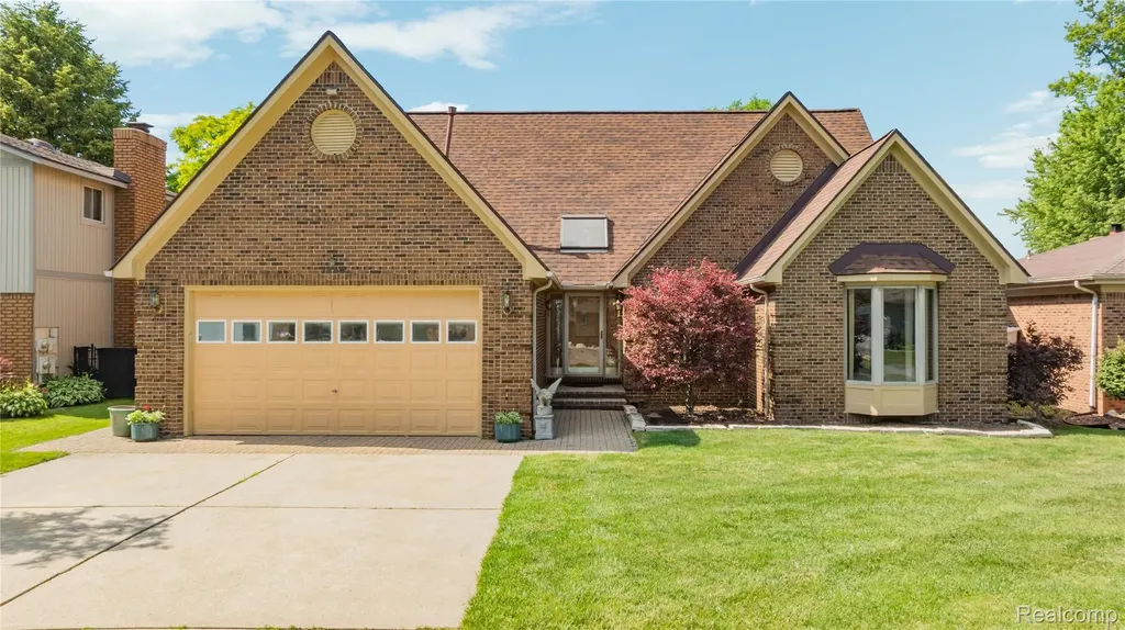 7236 Bluebill Street Algonac City MI 48001