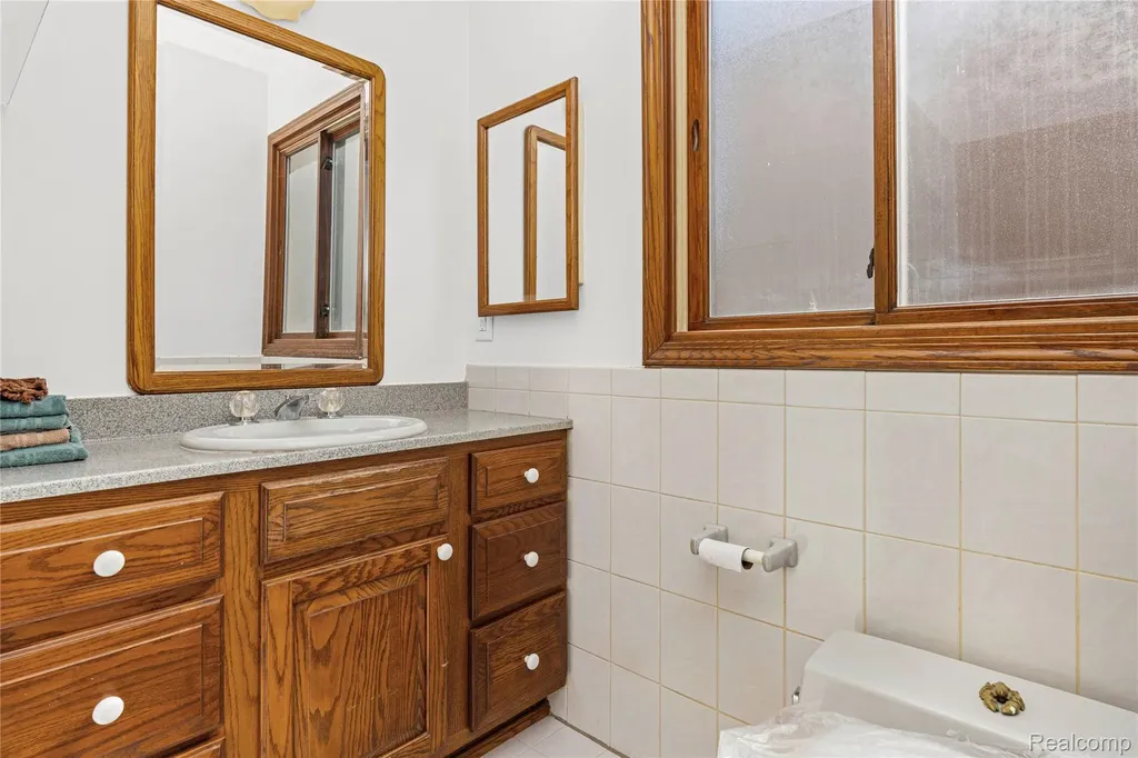 7236 Bluebill Street Algonac City MI 48001