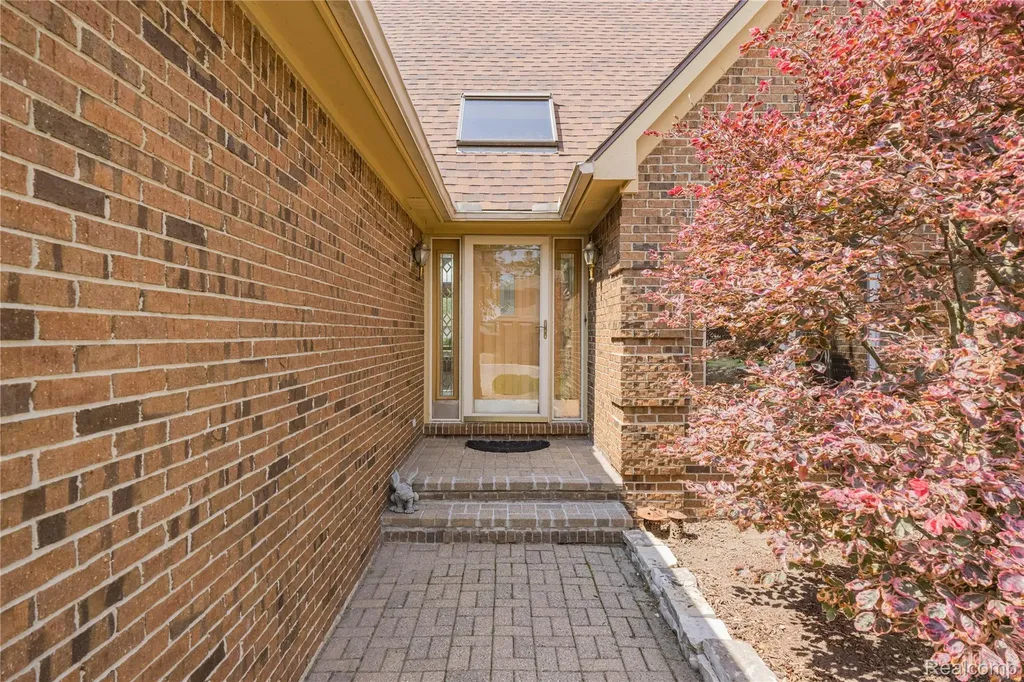 7236 Bluebill Street Algonac City MI 48001