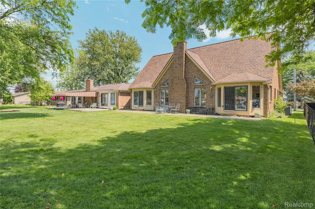 7236 Bluebill Street Algonac City MI 48001
