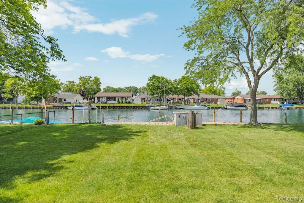 7236 Bluebill Street Algonac City MI 48001