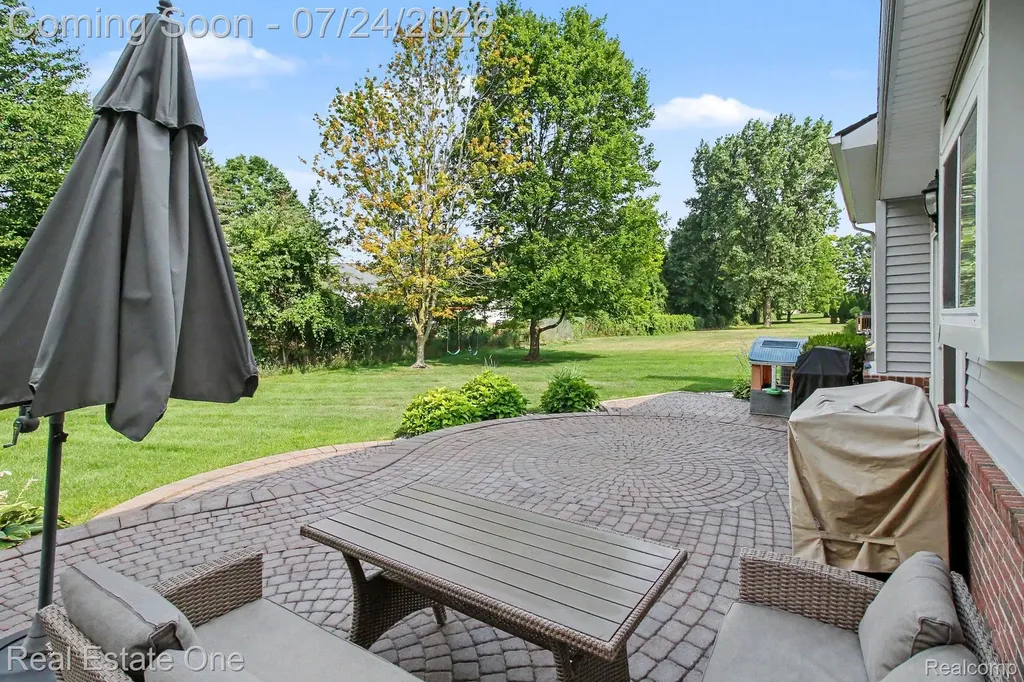 2110 Claiborne Court Genoa Township MI 48114