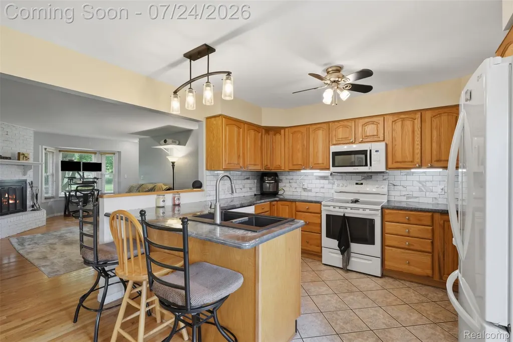 27031 Arsenal Road Flat Rock City MI 48134