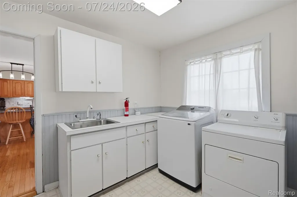 27031 Arsenal Road Flat Rock City MI 48134