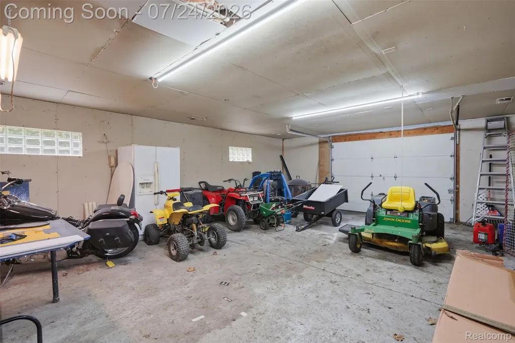 27031 Arsenal Road Flat Rock City MI 48134
