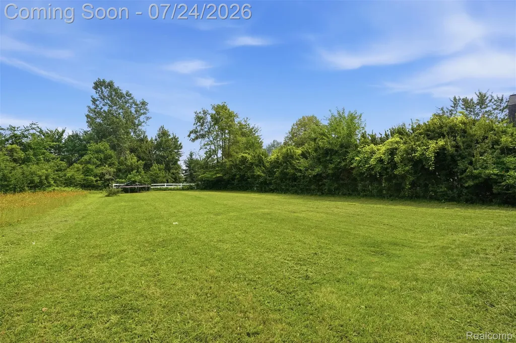 27031 Arsenal Road Flat Rock City MI 48134