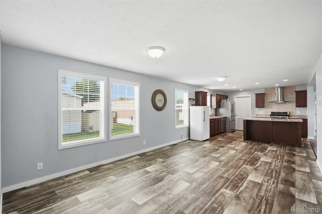 15887 Charlemagne Avenue W Clinton Charter Township MI 48038