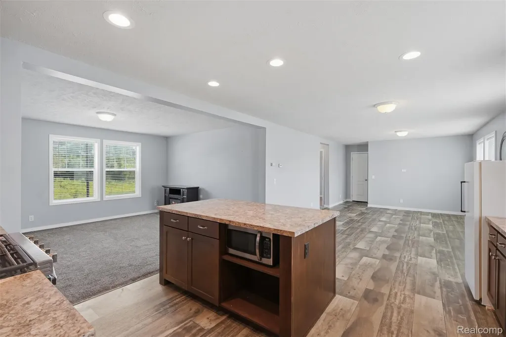 15887 Charlemagne Avenue W Clinton Charter Township MI 48038