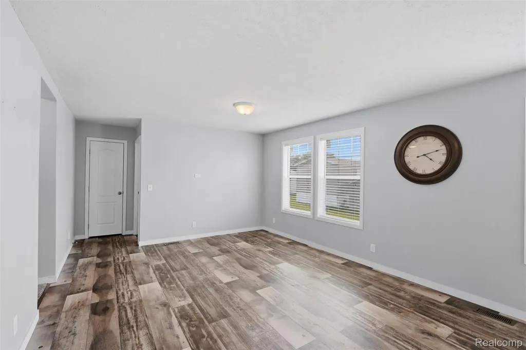 15887 Charlemagne Avenue W Clinton Charter Township MI 48038