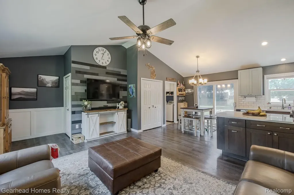 4710 Desert Bridge Court Highland Charter Township MI 48356