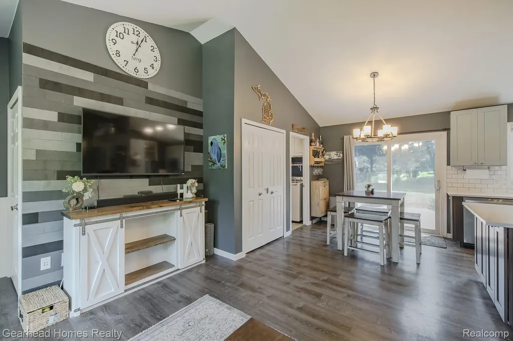 4710 Desert Bridge Court Highland Charter Township MI 48356