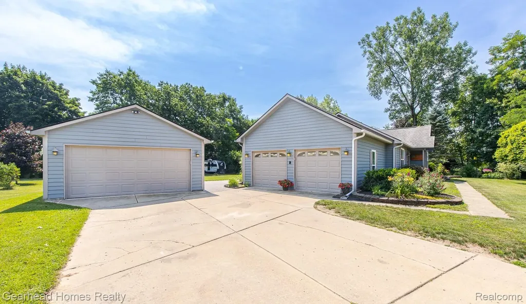 4710 Desert Bridge Court Highland Charter Township MI 48356