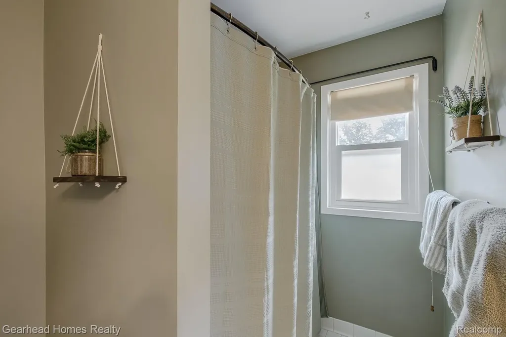 4710 Desert Bridge Court Highland Charter Township MI 48356