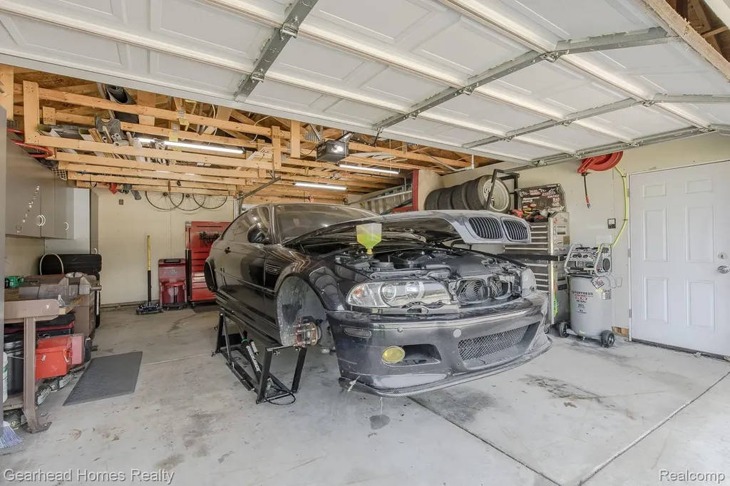 4710 Desert Bridge Court Highland Charter Township MI 48356