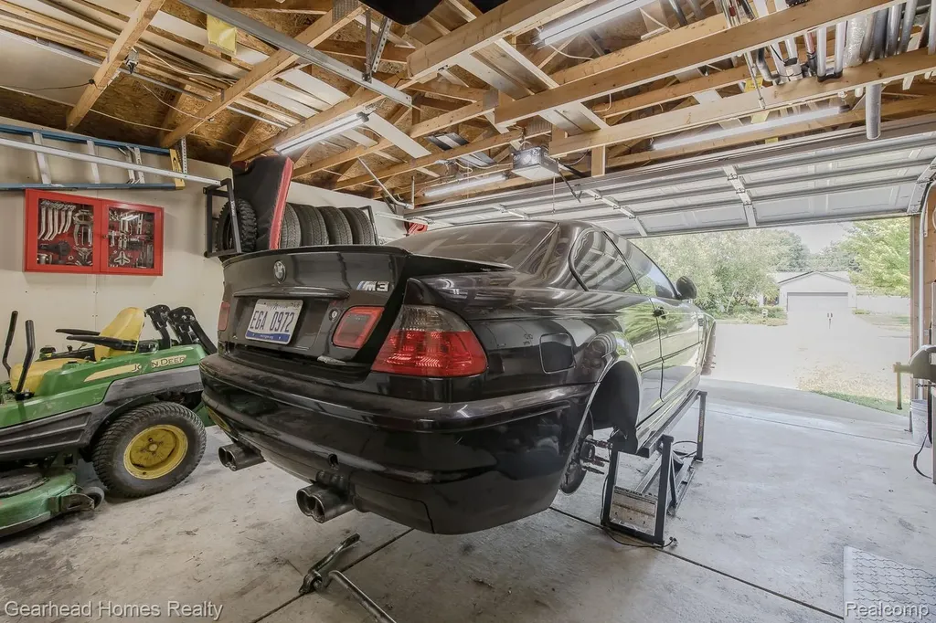 4710 Desert Bridge Court Highland Charter Township MI 48356