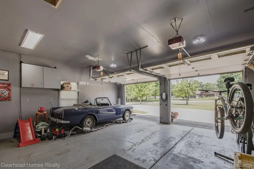4710 Desert Bridge Court Highland Charter Township MI 48356