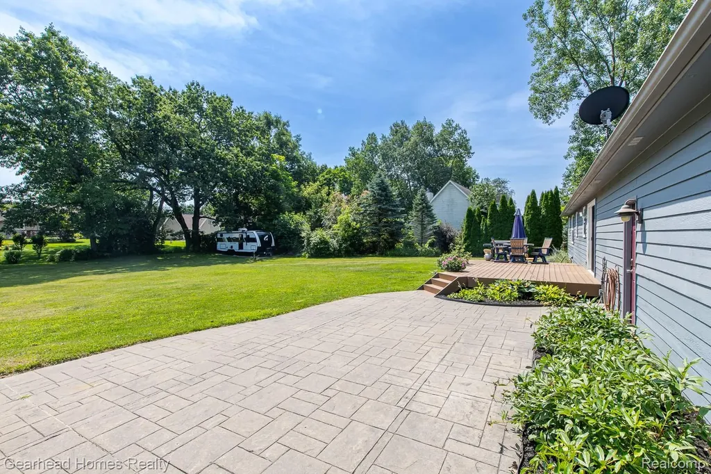 4710 Desert Bridge Court Highland Charter Township MI 48356