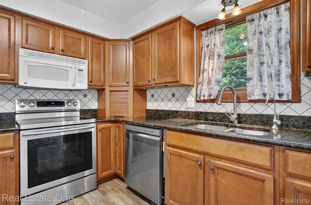 7990 Tower Road Salem Township MI 48178