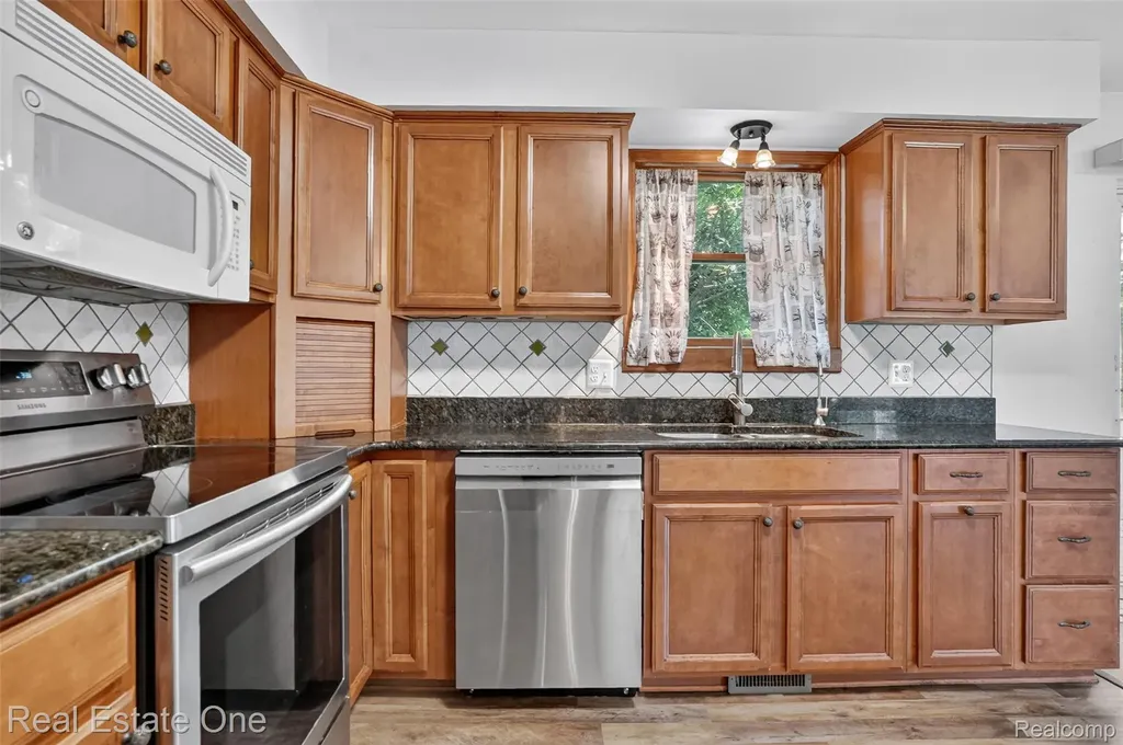 7990 Tower Road Salem Township MI 48178