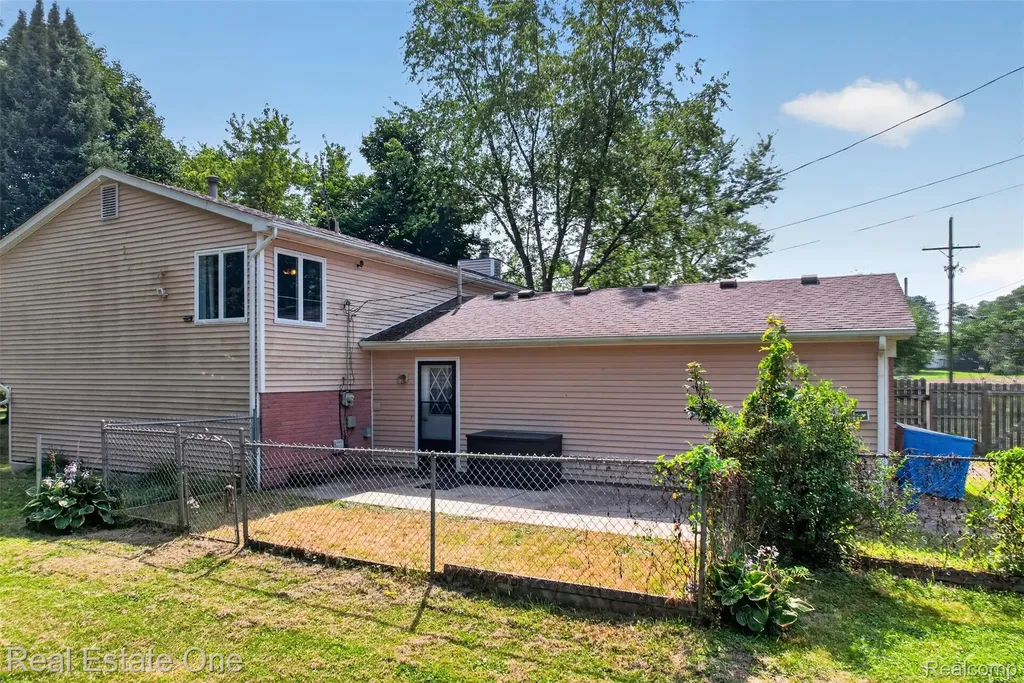 7990 Tower Road Salem Township MI 48178