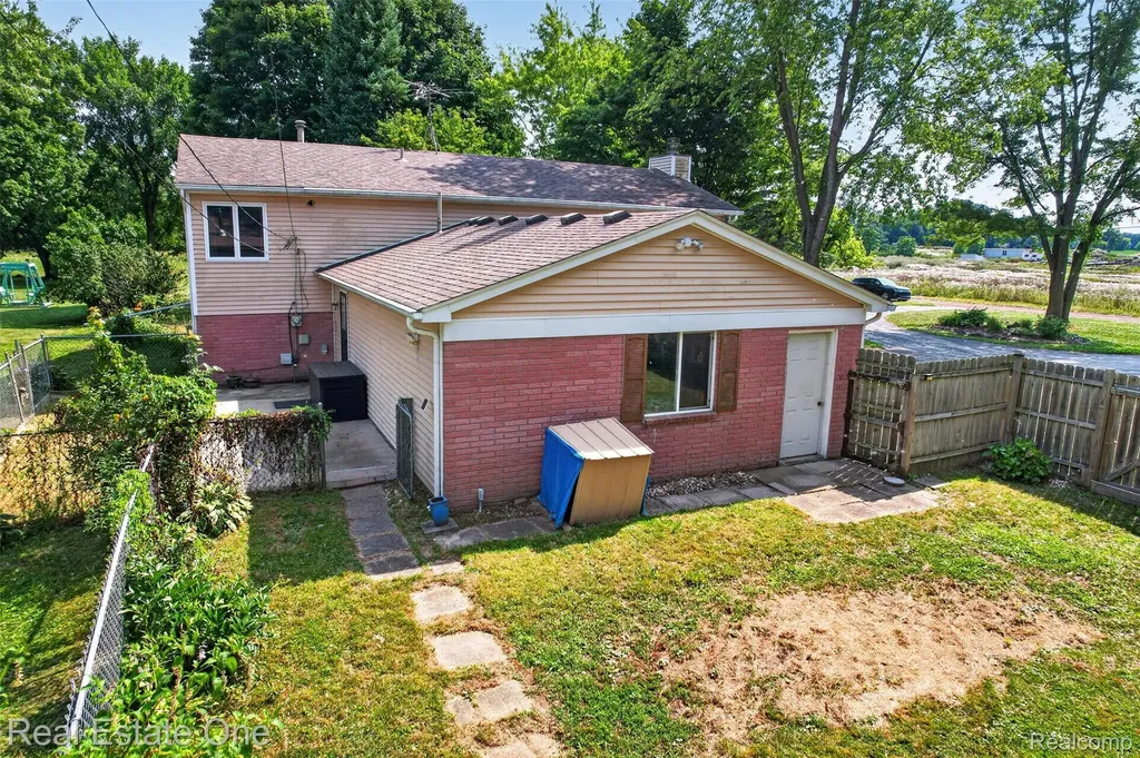 7990 Tower Road Salem Township MI 48178