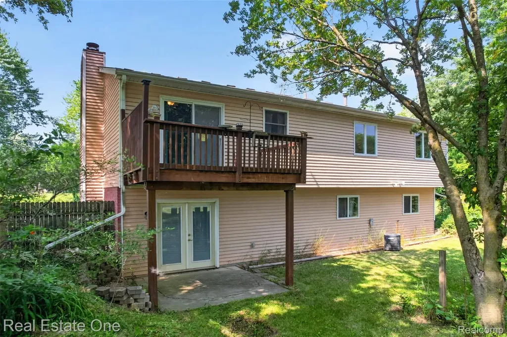 7990 Tower Road Salem Township MI 48178