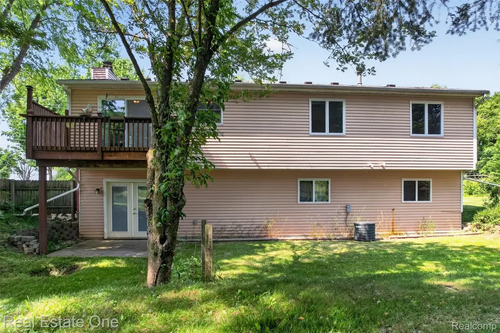7990 Tower Road Salem Township MI 48178