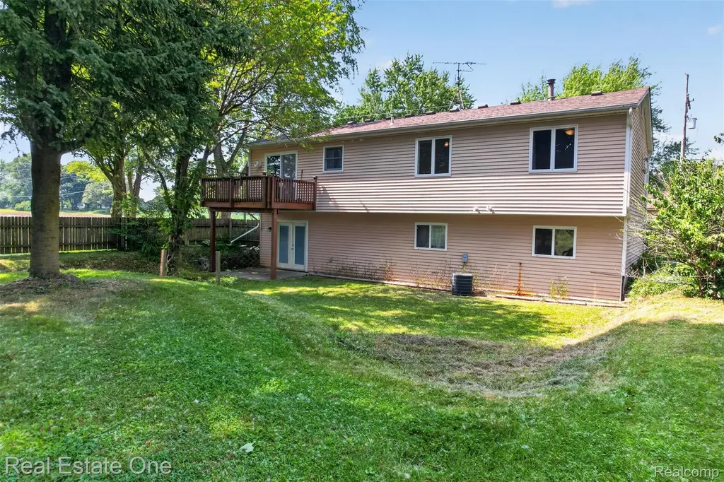 7990 Tower Road Salem Township MI 48178