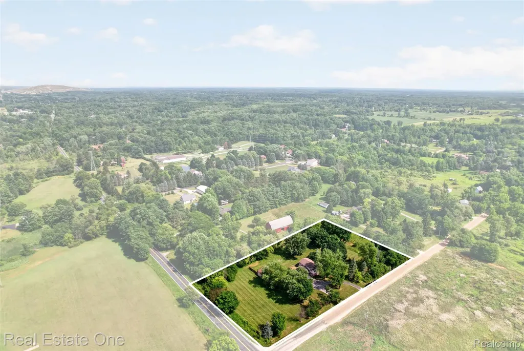7990 Tower Road Salem Township MI 48178