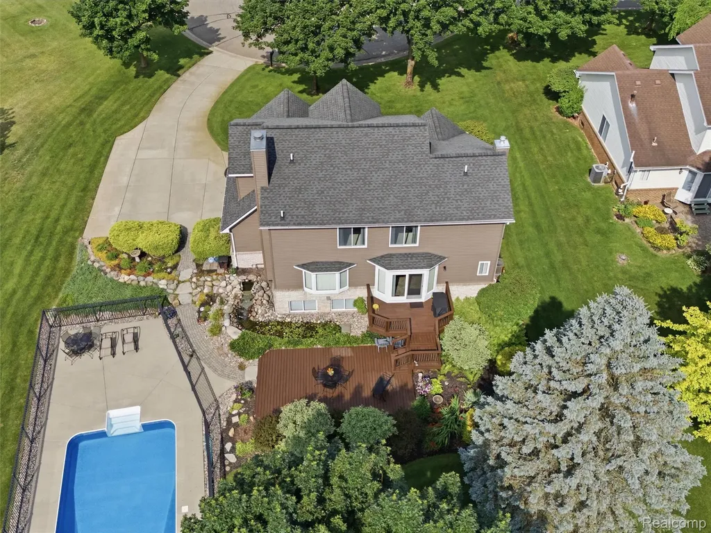 313 Moonlite Court Brandon Charter Township MI 48348