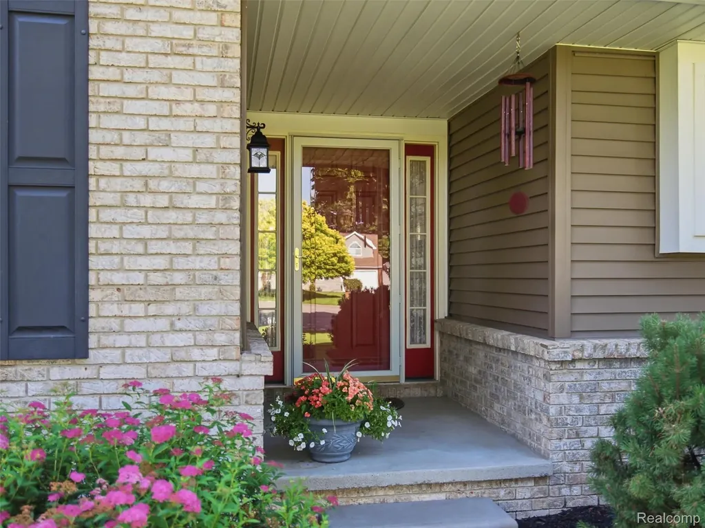 313 Moonlite Court Brandon Charter Township MI 48348