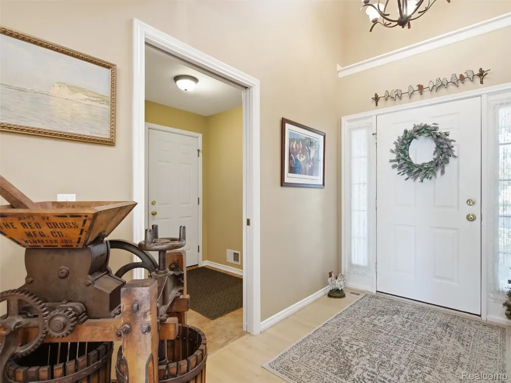 313 Moonlite Court Brandon Charter Township MI 48348