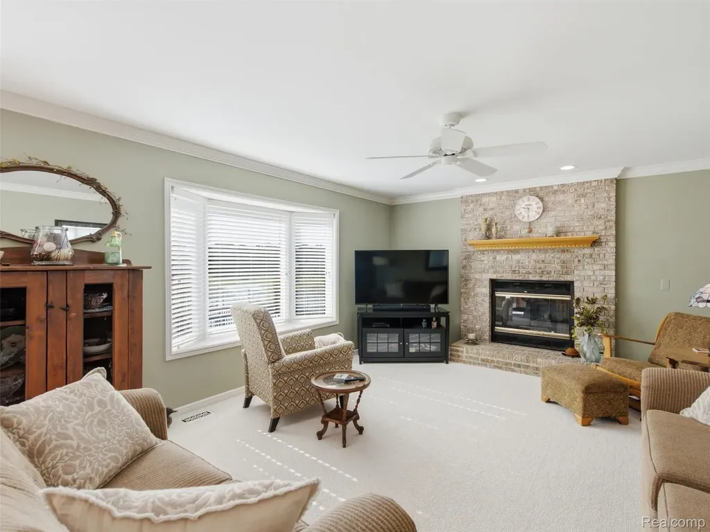 313 Moonlite Court Brandon Charter Township MI 48348