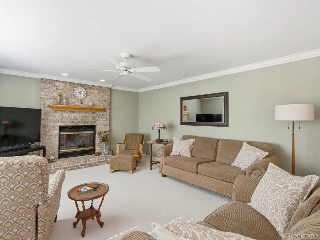313 Moonlite Court Brandon Charter Township MI 48348