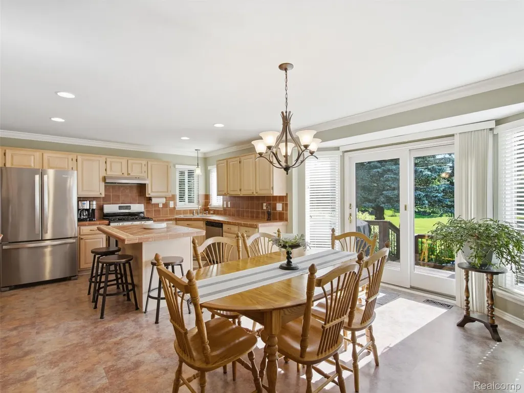313 Moonlite Court Brandon Charter Township MI 48348