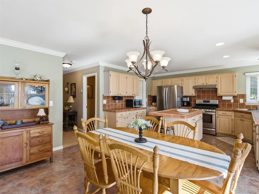 313 Moonlite Court Brandon Charter Township MI 48348
