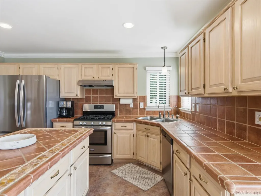 313 Moonlite Court Brandon Charter Township MI 48348