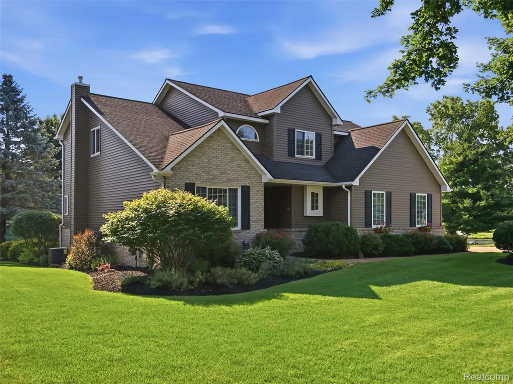 313 Moonlite Court Brandon Charter Township MI 48348